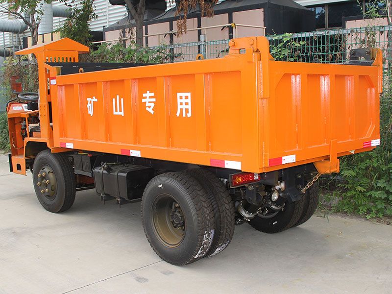 UQ-5T礦用運(yùn)輸車(chē)